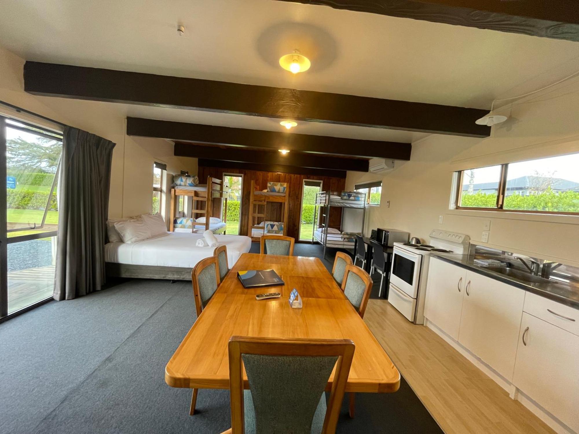 Cambridge Top 10 Holiday Park Kamer foto